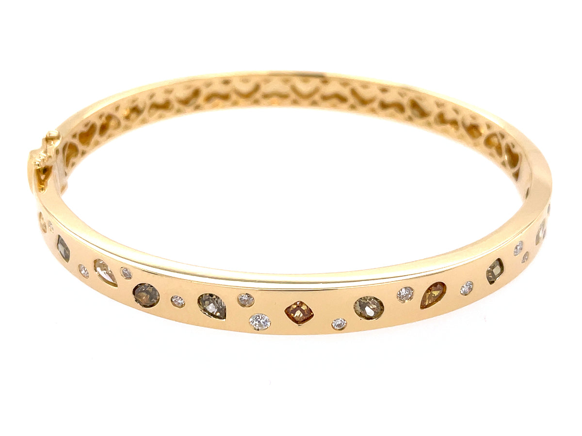 NATURAL FANCY COLOR DIAMOND FLUSH SET BANGLE, 18KY (N)