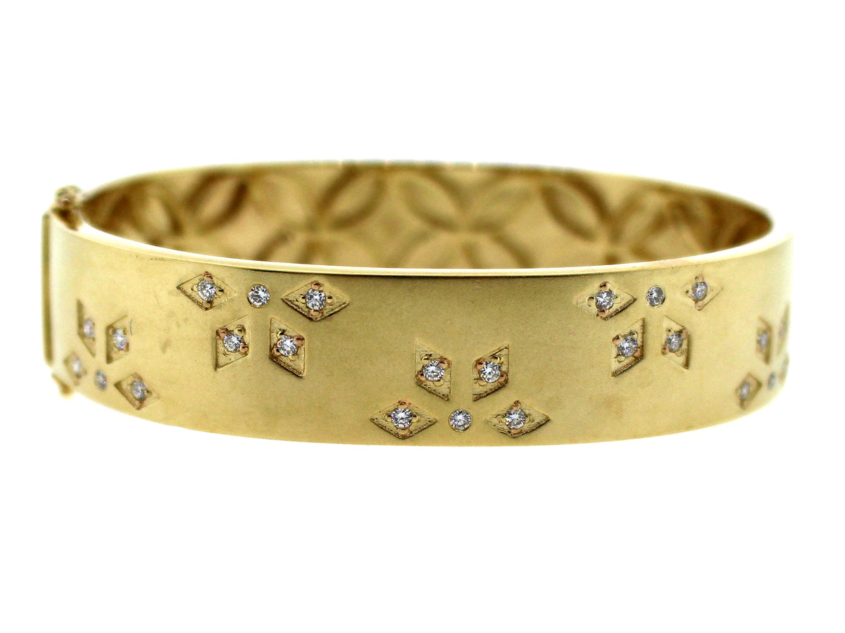 DIAMOND FLOWERS FLUSH SET BANGLE, SATIN FINISH, 14KY (N)