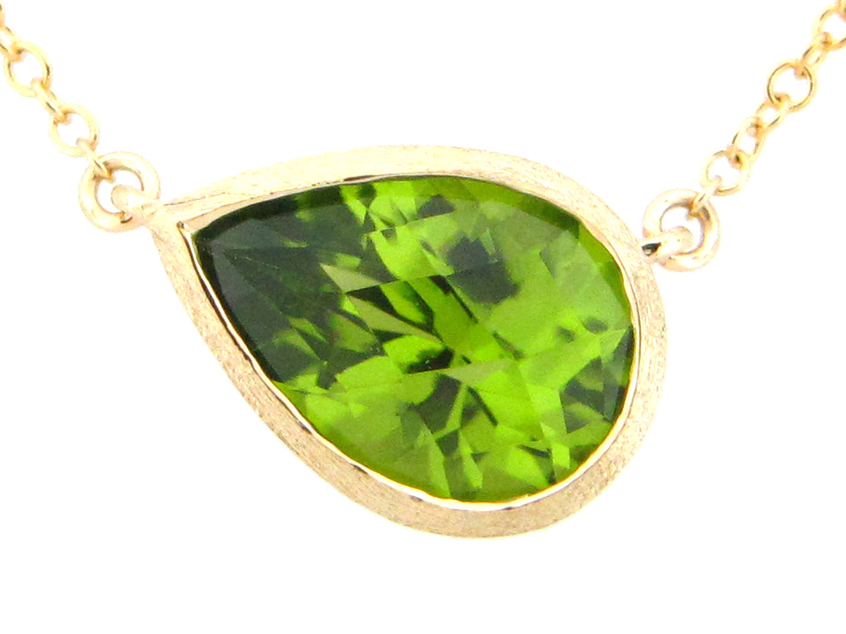 PERIDOT PENDANT NECKLACE