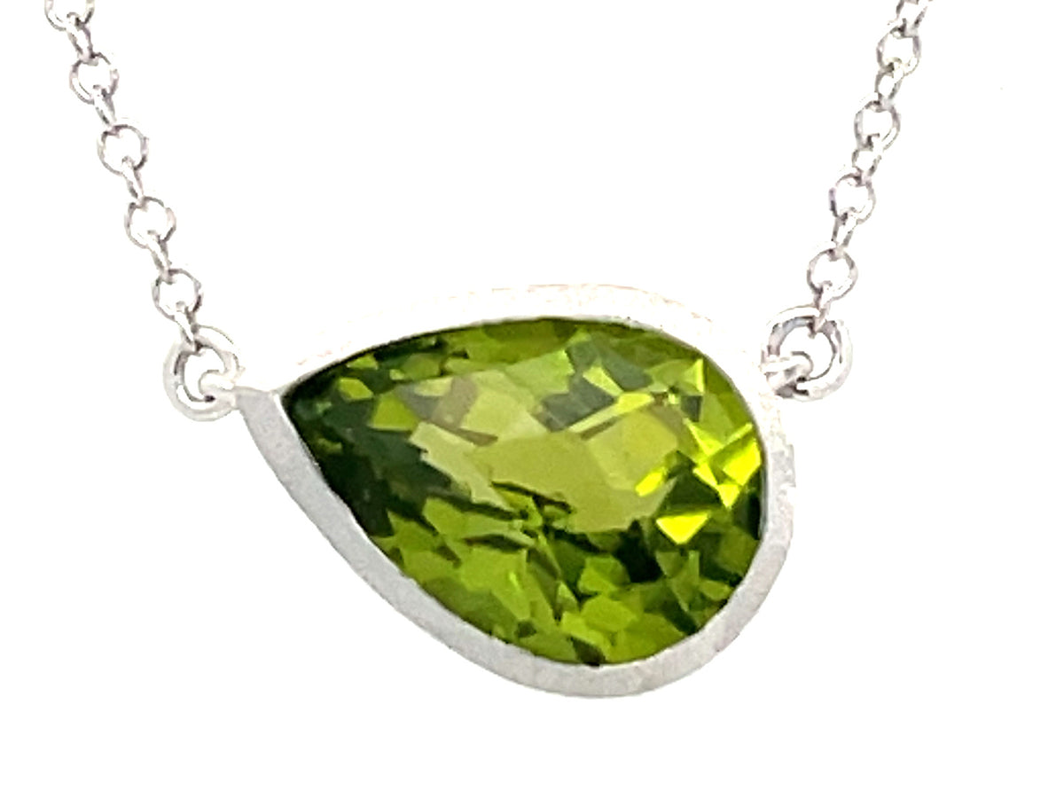 PERIDOT PENDANT NECKLACE