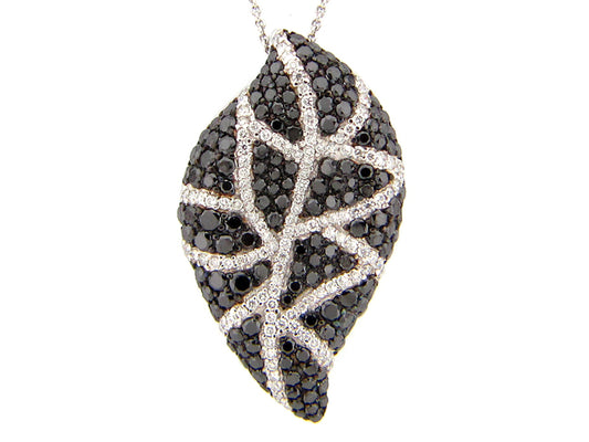 BLACK & WHITE DIAMOND PENDANT, 18KW (R)