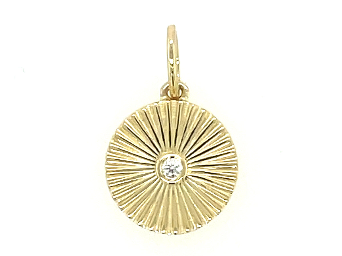 DIAMOND PLEATED DISC PENDANT, 10.3MM