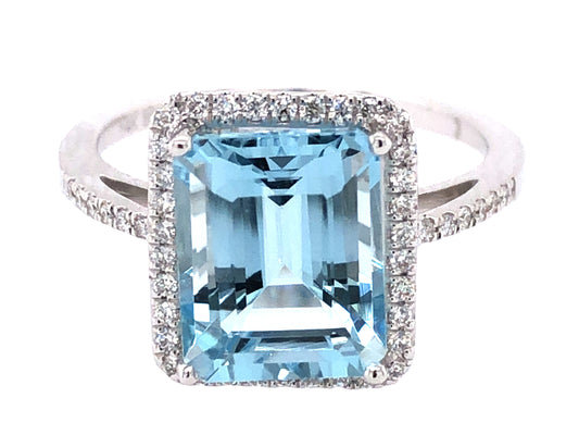 AQUAMARINE & DIAMOND RING