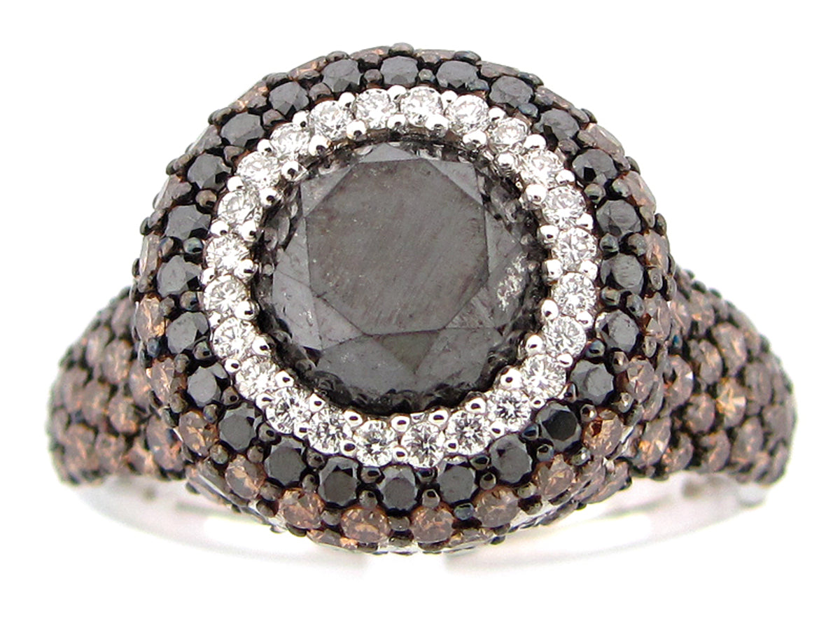 BLACK, BROWN & WHITE DIAMOND RING,18KW (R/N), CENTER=2.78