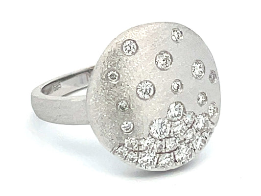 DIAMOND CONFETTI SHIELD RING