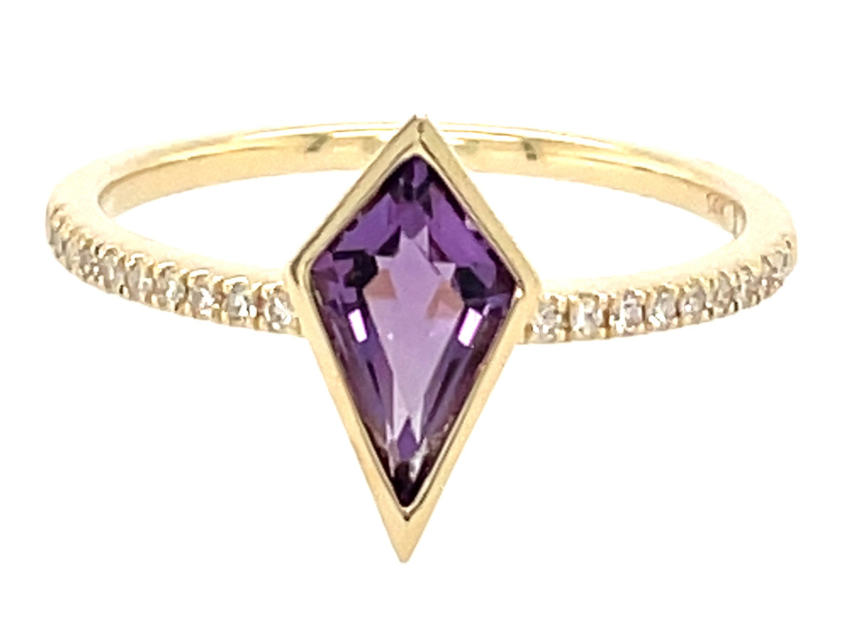 AMETHYST BEZEL TRAPEZOID & DIAMOND RING