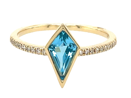 BLUE TOPAZ BEZEL TRAPEZOID & DIAMOND RING