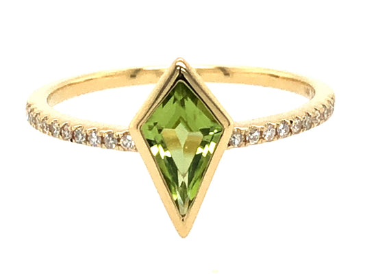 PERIDOT BEZEL TRAPEZOID & DIAMOND RING