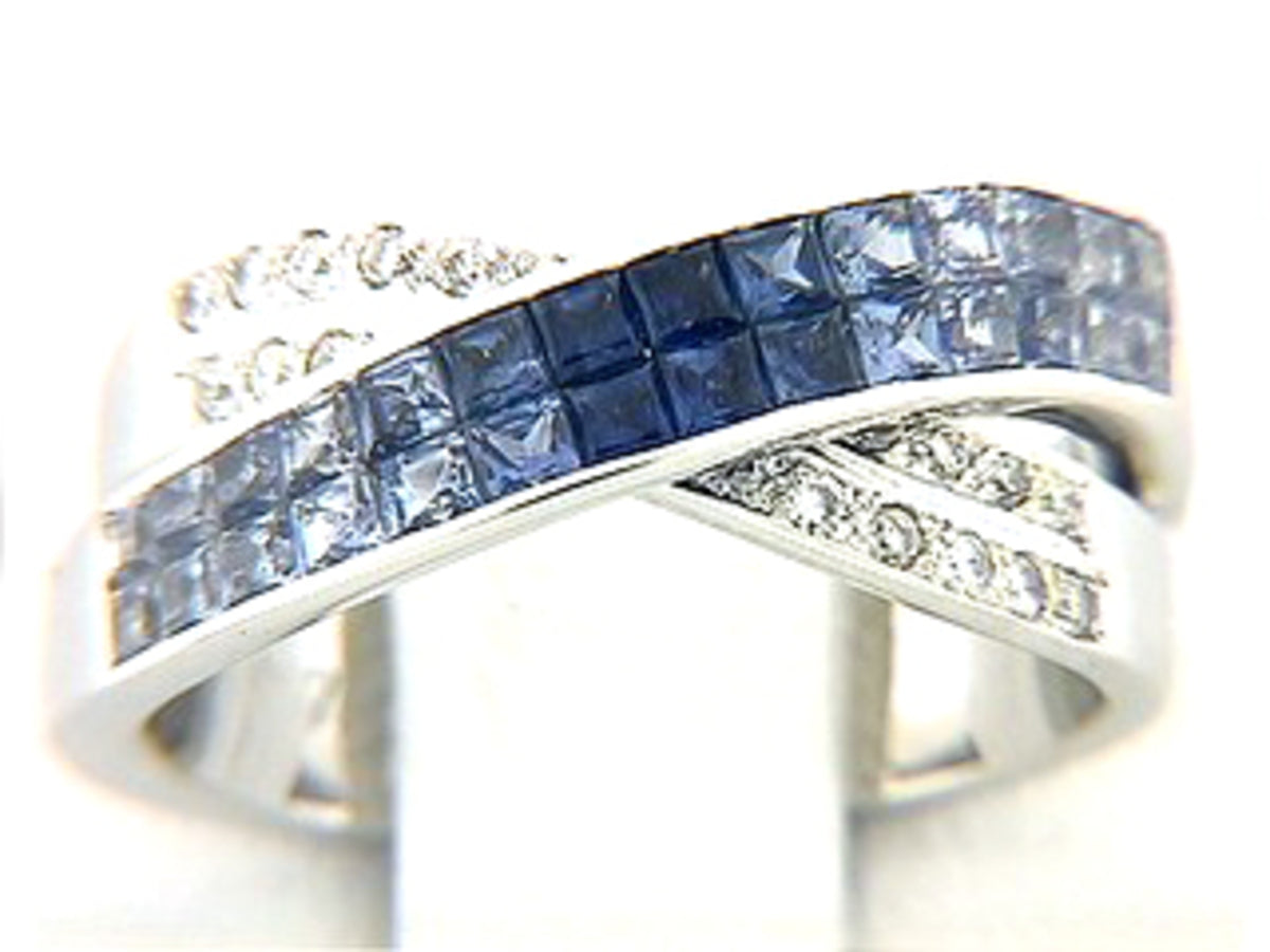 SAPPHIRE & DIAMOND RING