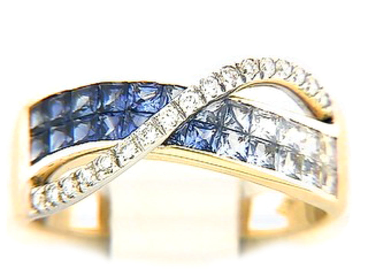 SAPPHIRE & DIAMOND RING