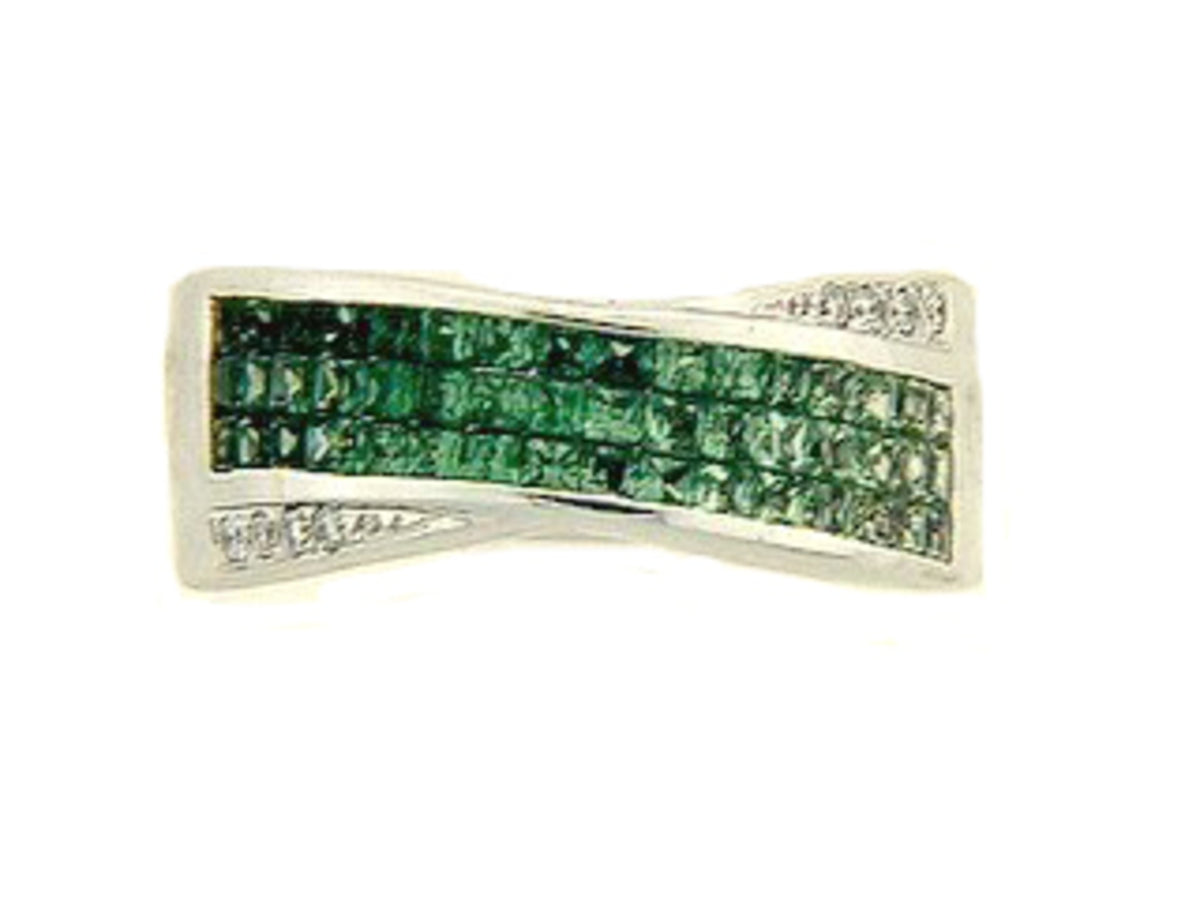 TSAVORITE & DIAMOND RING