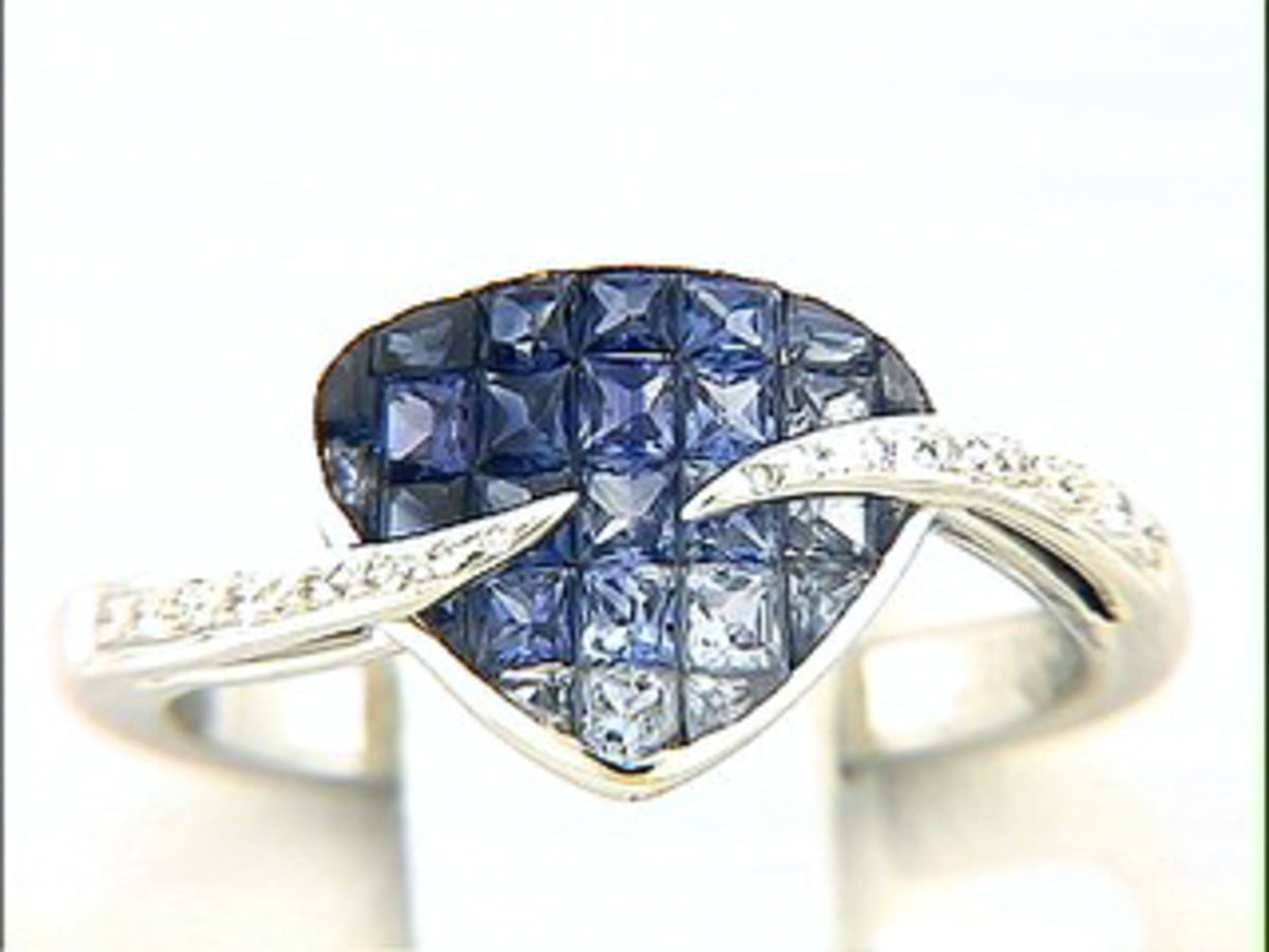 SAPPHIRE & DIAMOND RING