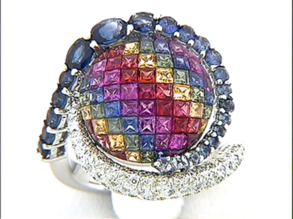 RAINBOW SAPPHIRE & DIAMOND RING, 18KW (H/U), C=5.90