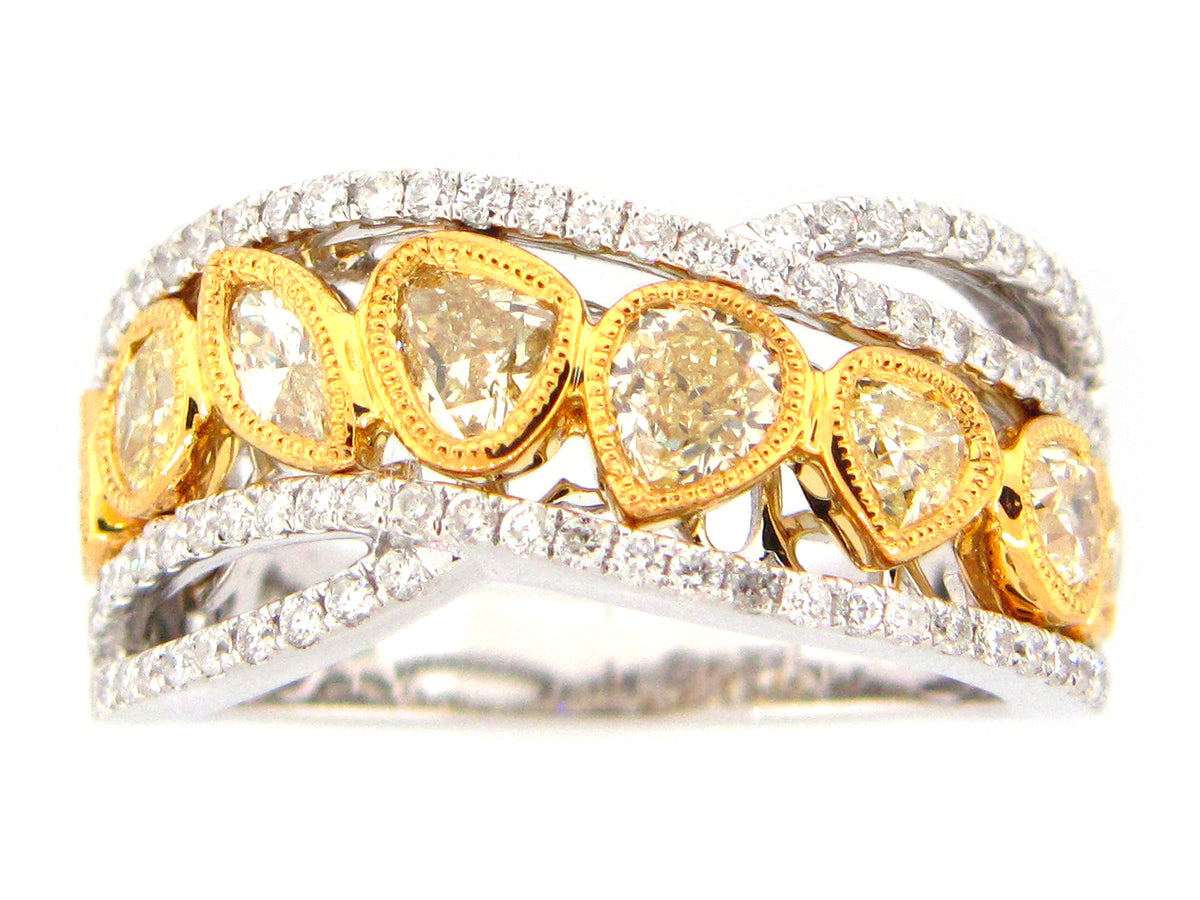 YELLOW & WHITE DIAMOND RING, 18KT (N)