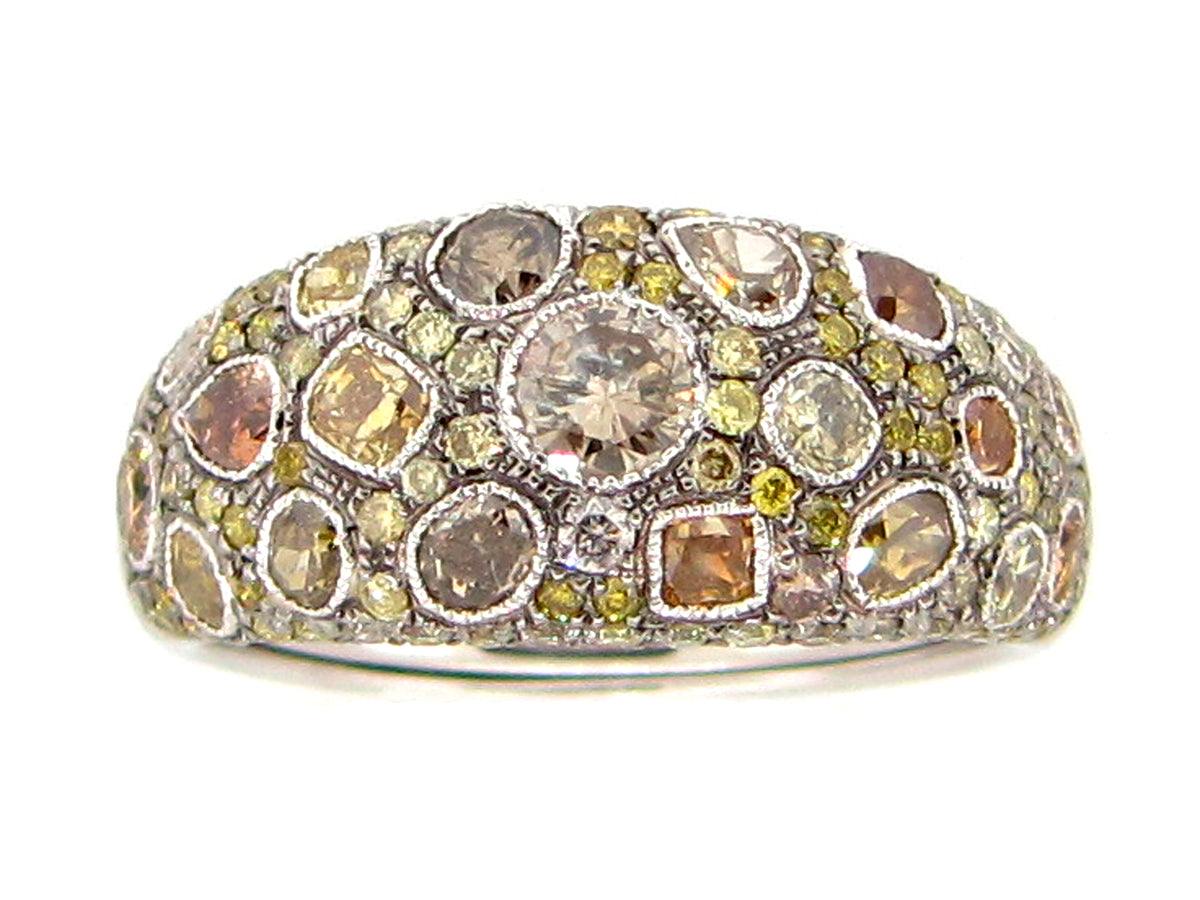 FANCY COLOR DIAMOND RING, 18KW (N)