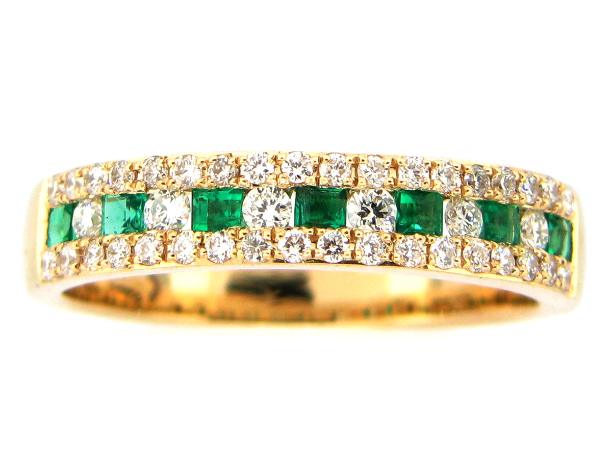 EMERALD & DIAMOND RING