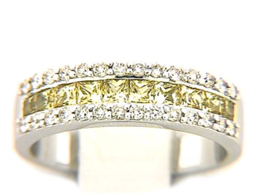 YELLOW SAPPHIRE & DIAMOND RING