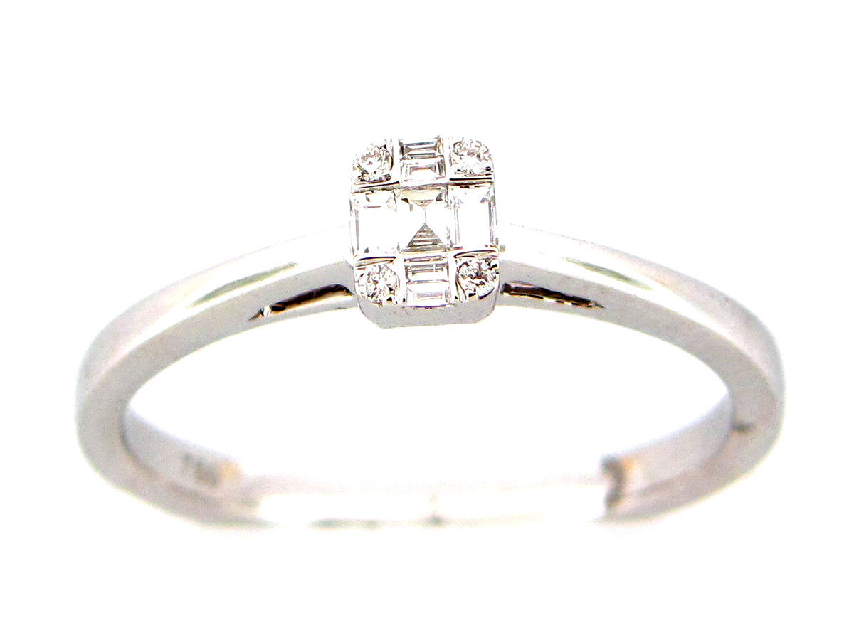 DIAMOND EMERALD CUT CLUSTER RING, 18KW (N)