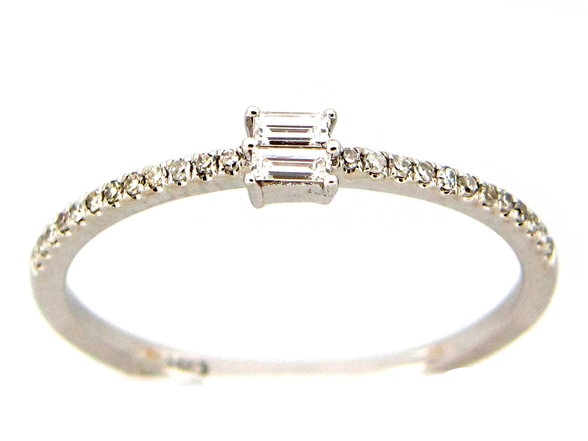 DIAMOND BAGUETTE RING