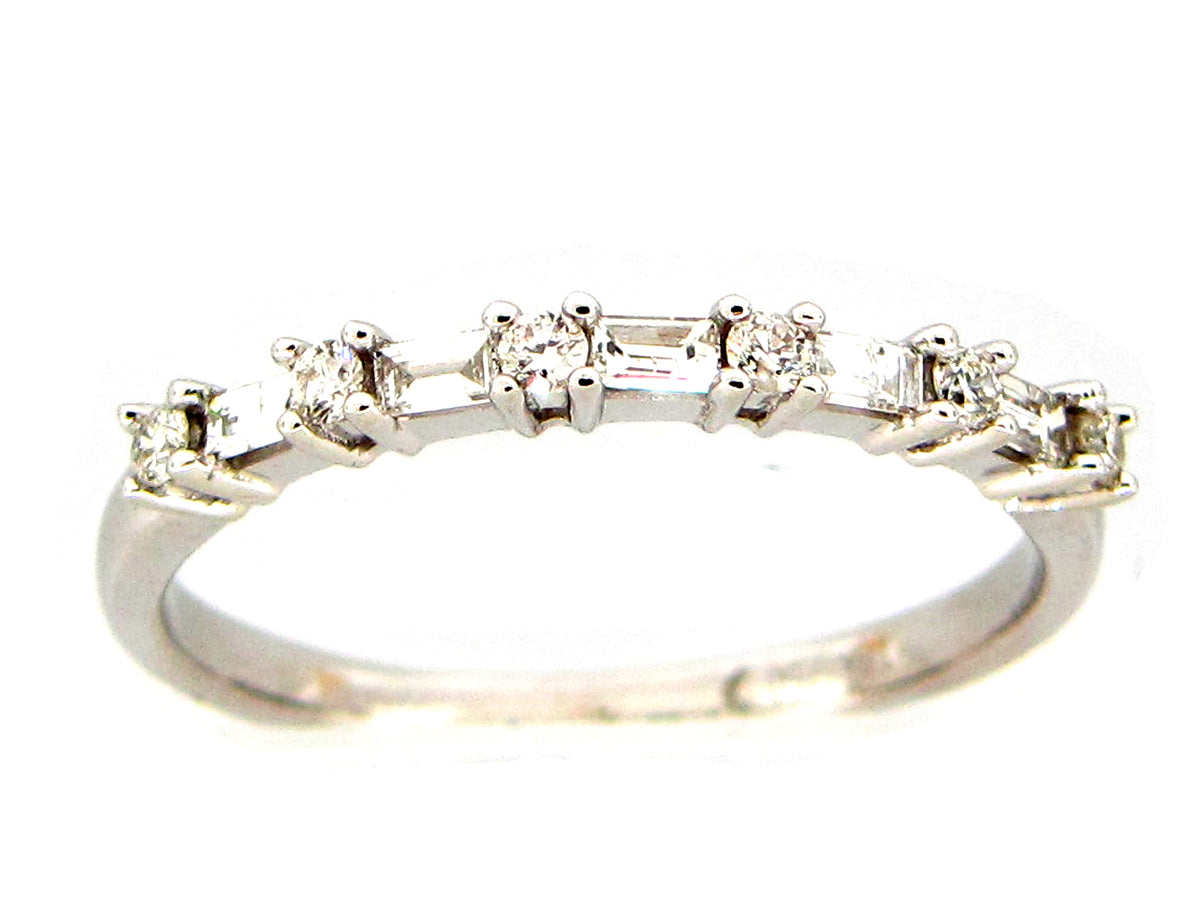 DIAMOND RING, 18KW (N)