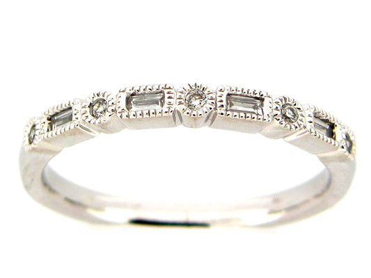 DIAMOND BAGUETTE & ROUND ALTERNATING MILLGRAIN RING, PLAT (N)
