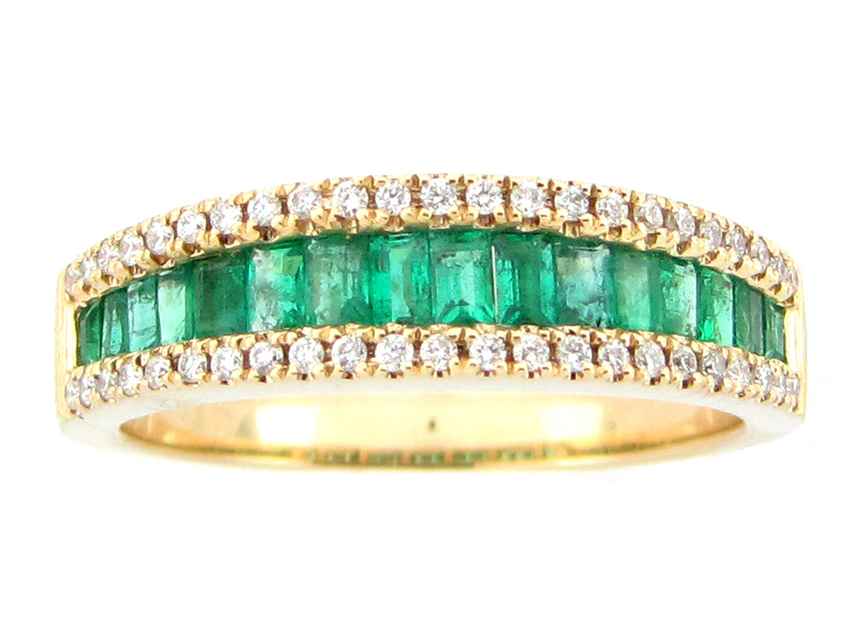 EMERALD & DIAMOND RING