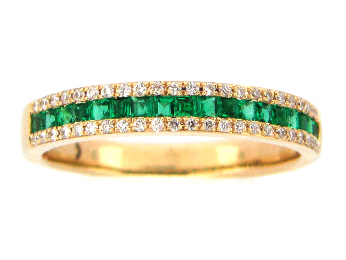 EMERALD & DIAMOND RING