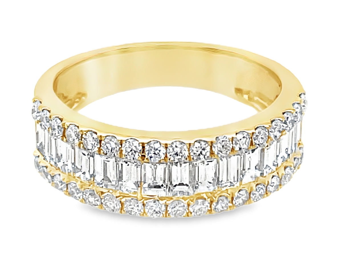 DIAMOND BAGUETTE RING