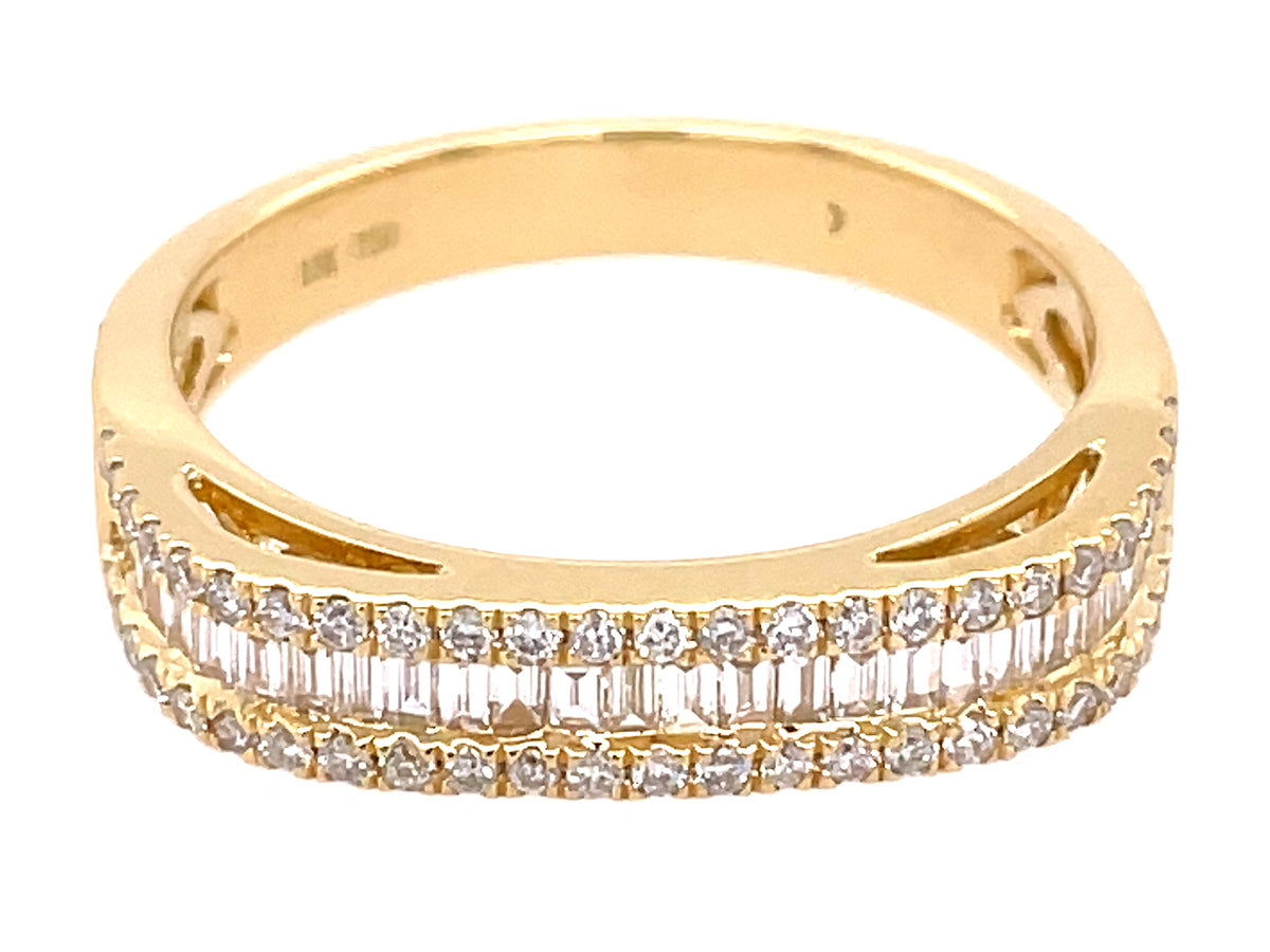 DIAMOND RING