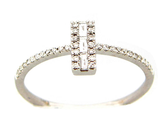 DIAMOND BAGUETTE BAR RING