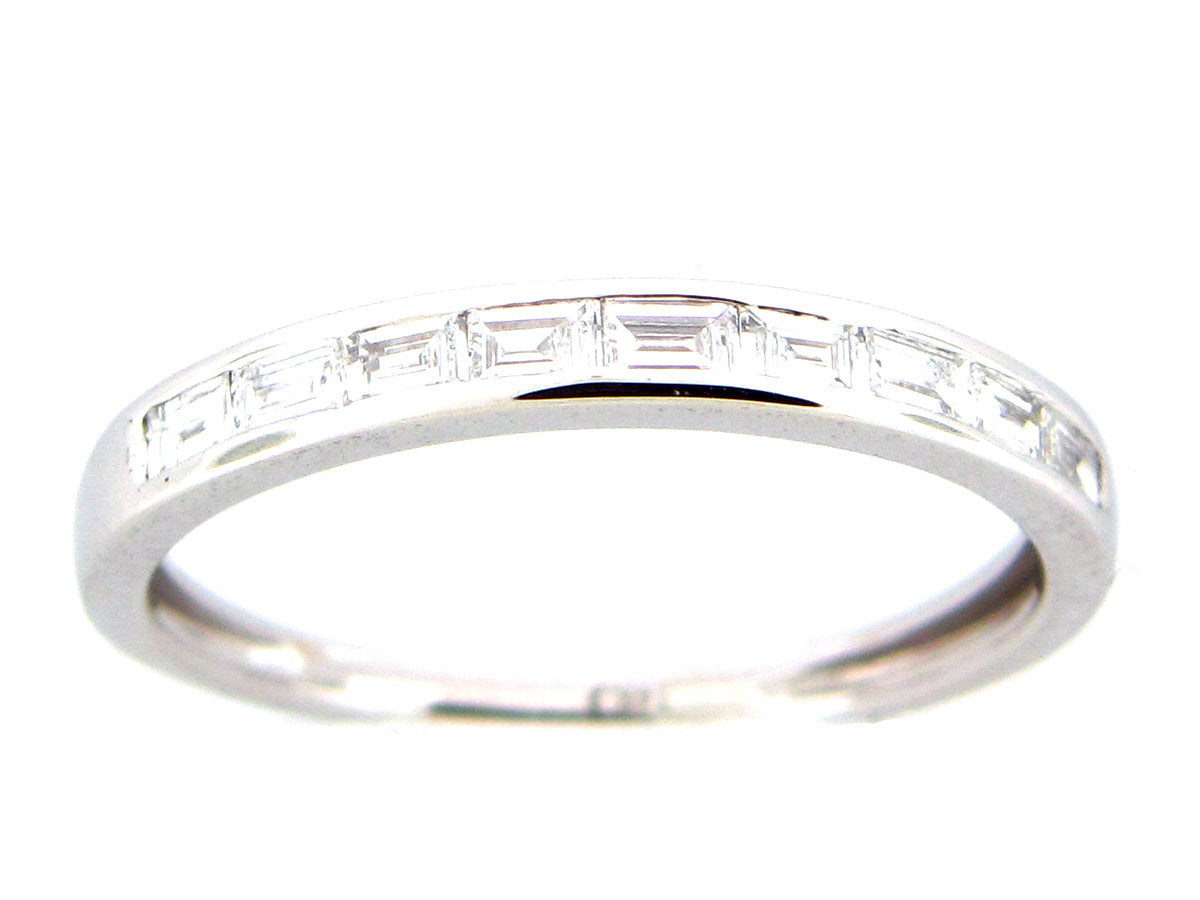 DIAMOND 1 ROW BAGUETTE CHANNEL SET RING, PLAT (N)