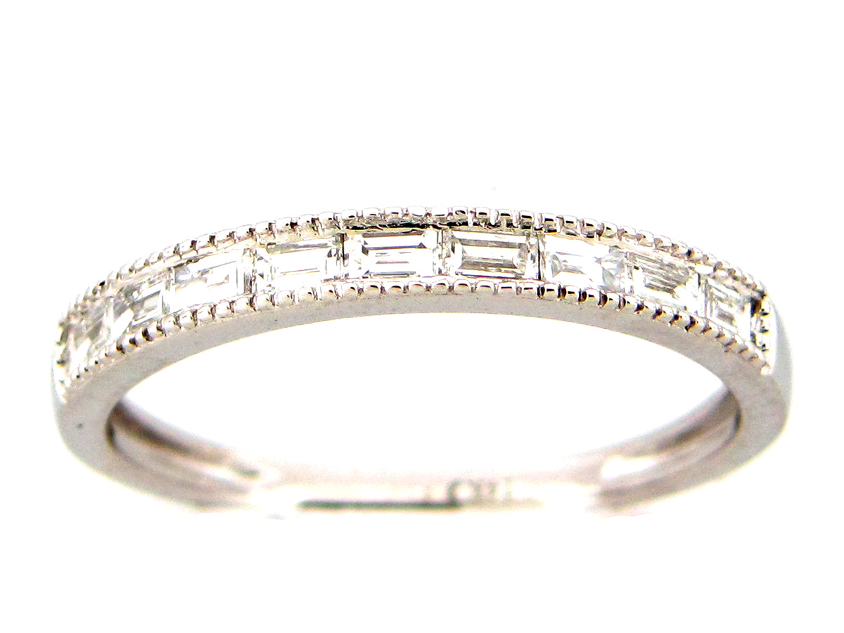 DIAMOND 1 ROW BAGUETTE MILGRAIN CHANNEL RING