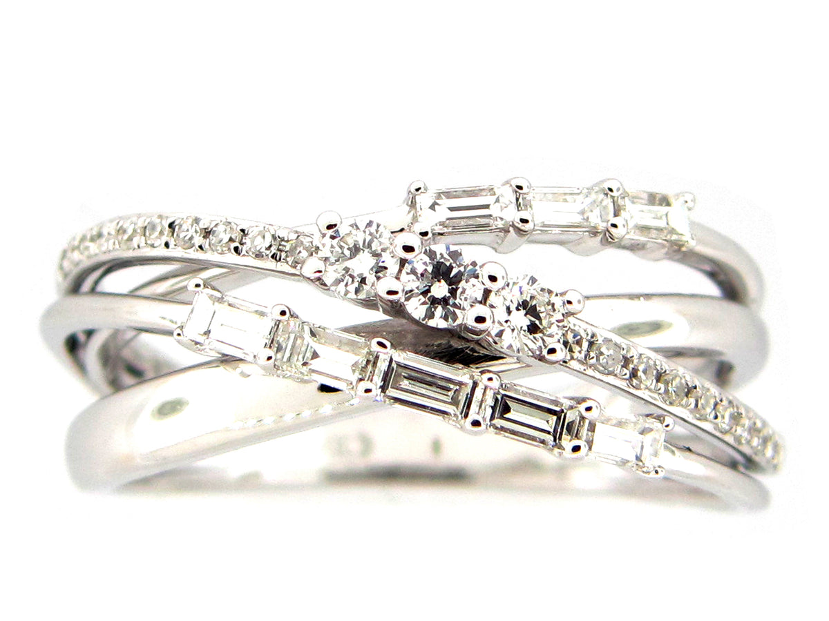 DIAMOND RING
