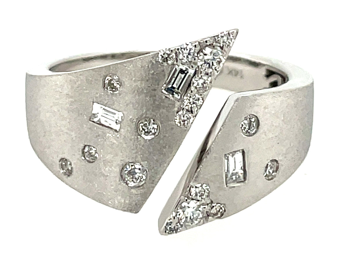 DIAMOND FLUSH SET SPLIT SHANK RING