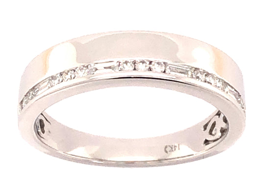 DIAMOND BAGUETTE & ROUND OFFSET CHANNEL RING, 14KW (N)