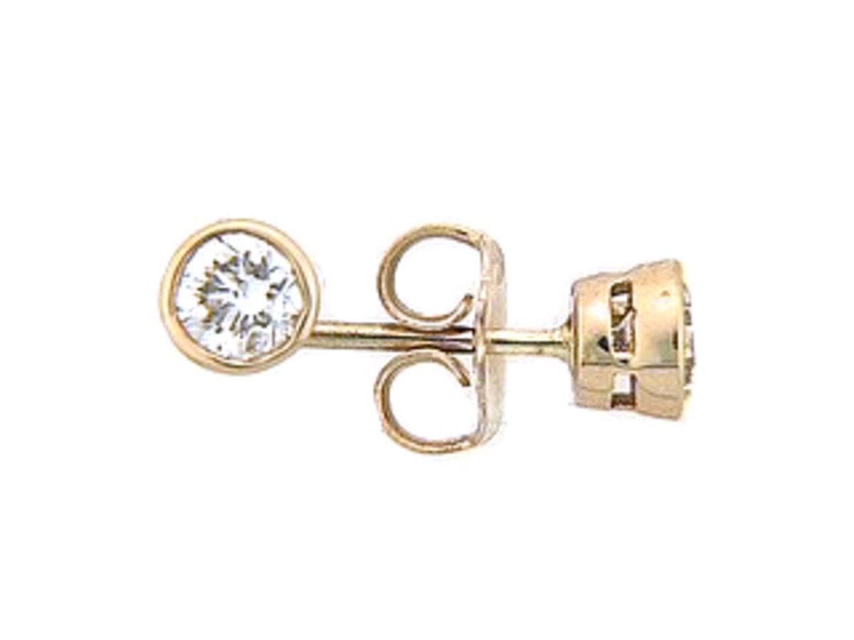 DIAMOND STUD EARRING