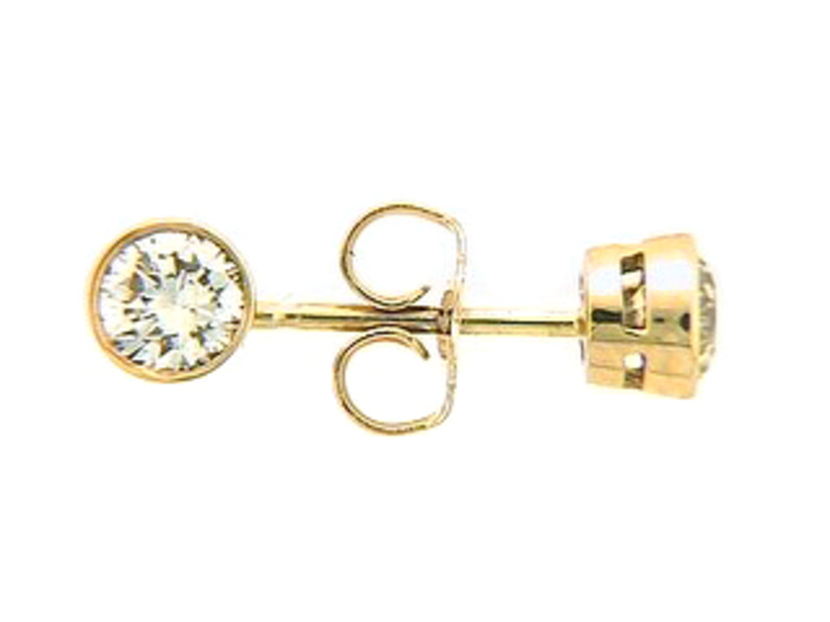 DIAMOND STUD EARRING
