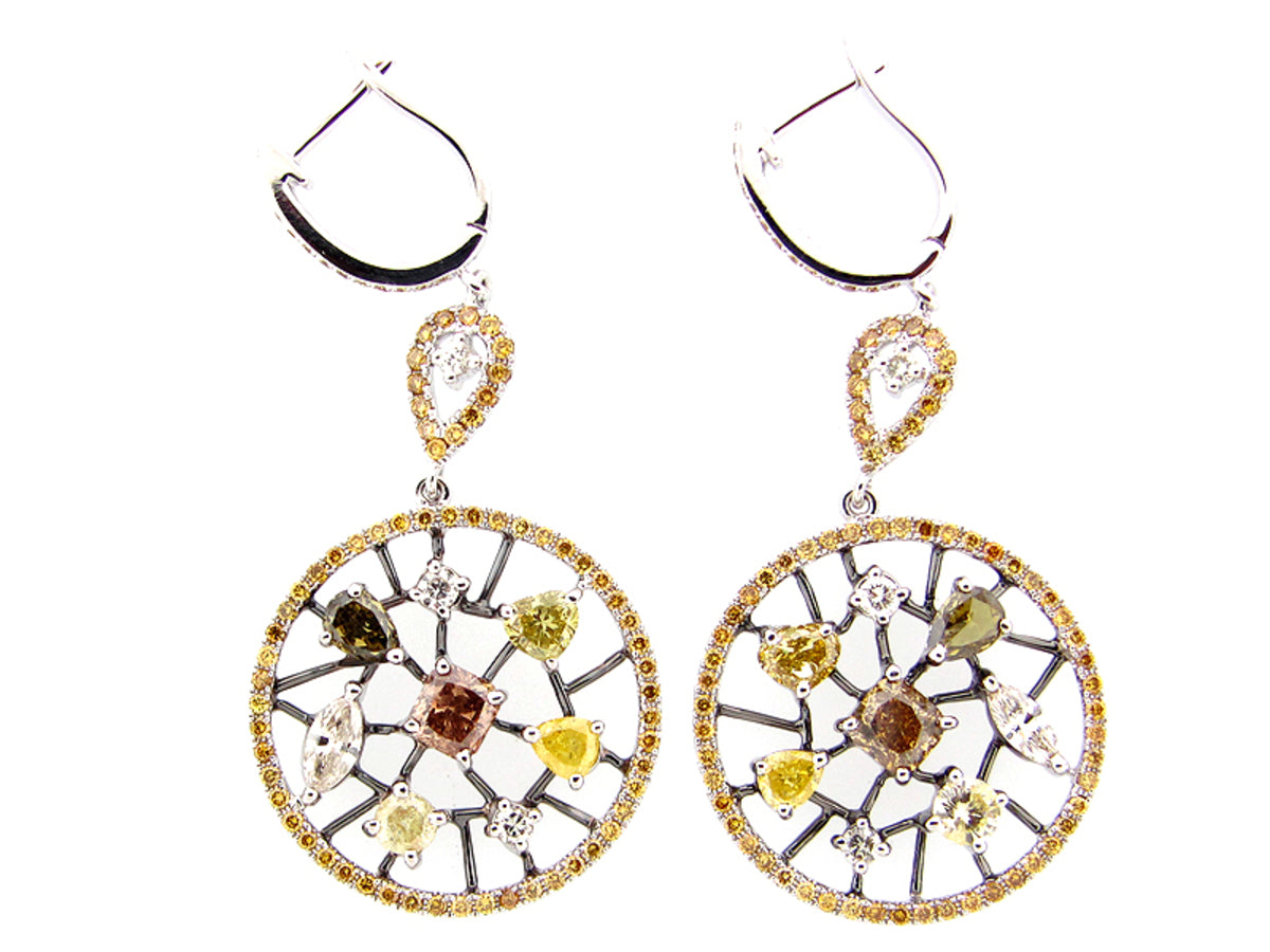 FANCY COLOR DIAMOND EARRING