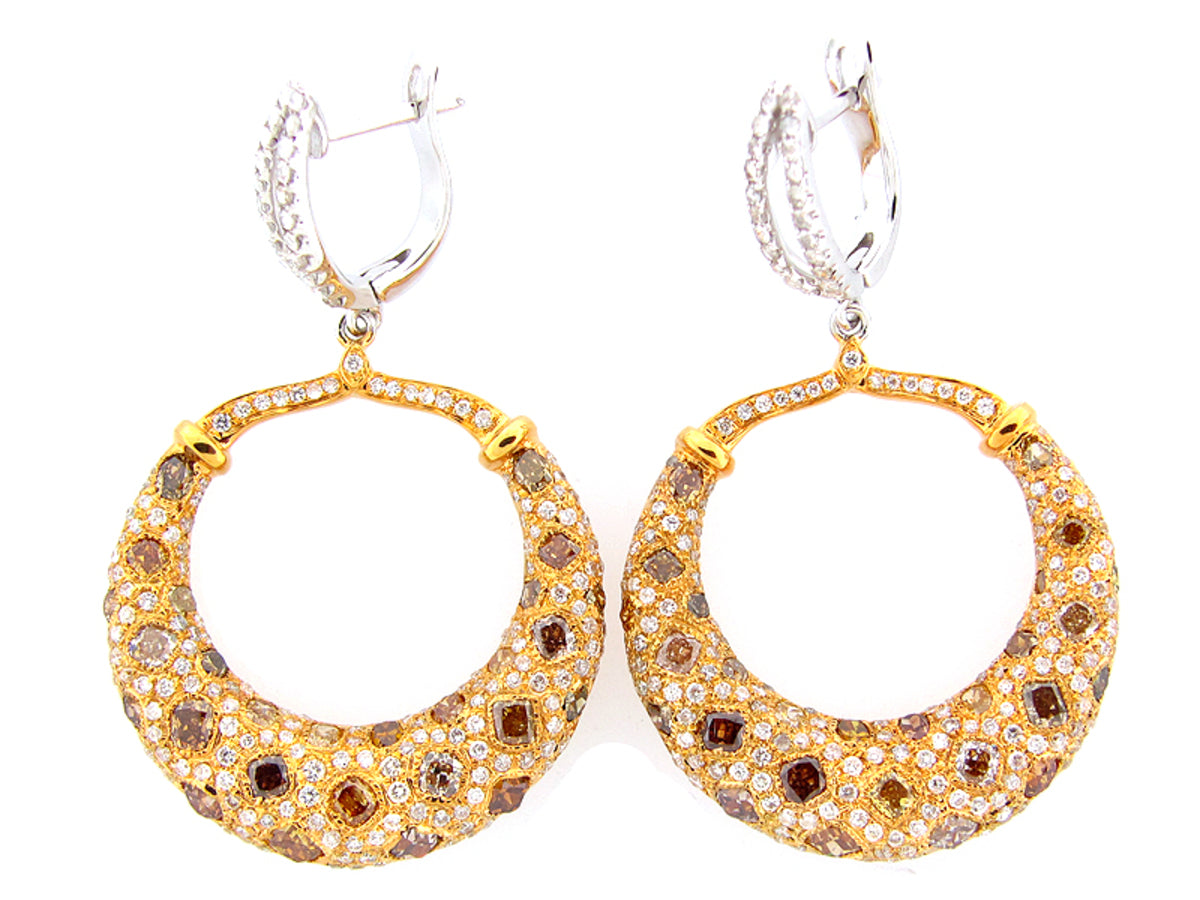 FANCY COLOR DIAMOND EARRING, 18KT (N)