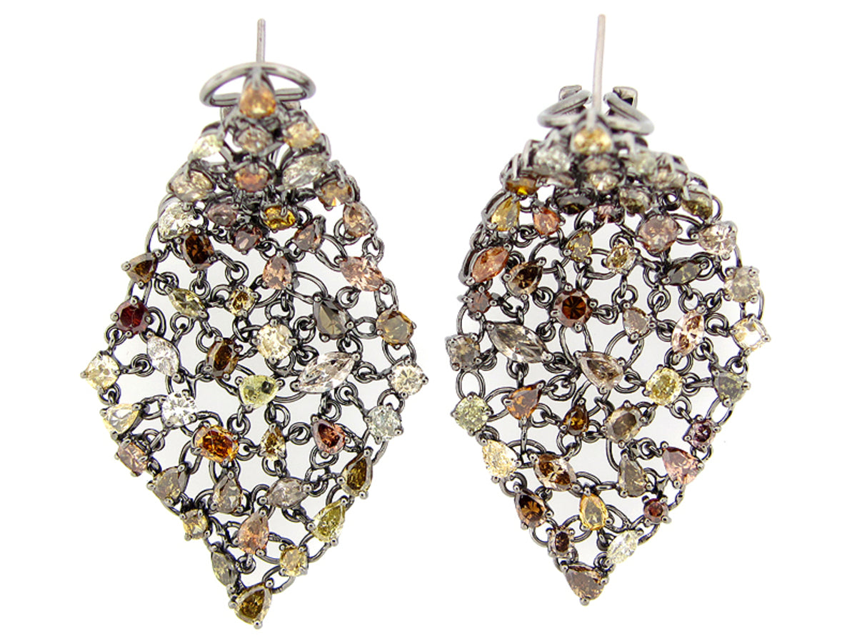 FANCY COLOR DIAMOND EARRING, BLACK FINISH, 18KW (N)