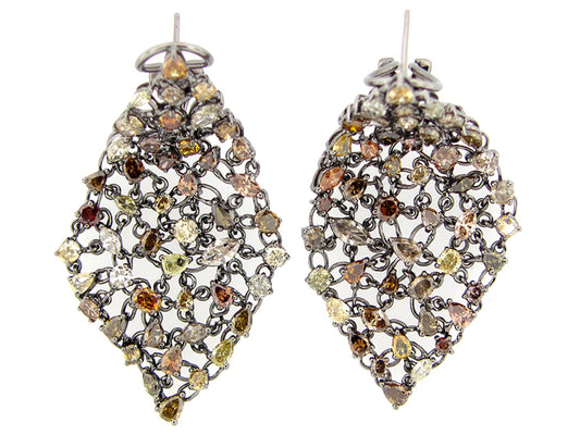 FANCY COLOR DIAMOND EARRING, BLACK FINISH, 18KW (N)
