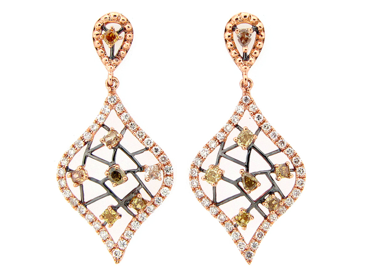 FANCY COLOR DIAMOND EARRING