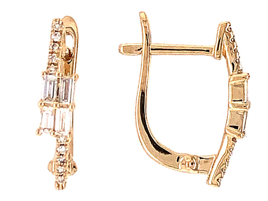 DIAMOND BAGUETTE ASYMETRICAL HOOP EARRING