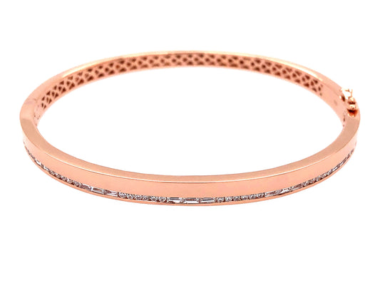 DIAMOND BAGUETTE & ROUND 1 ROW BANGLE, 14KR (N)