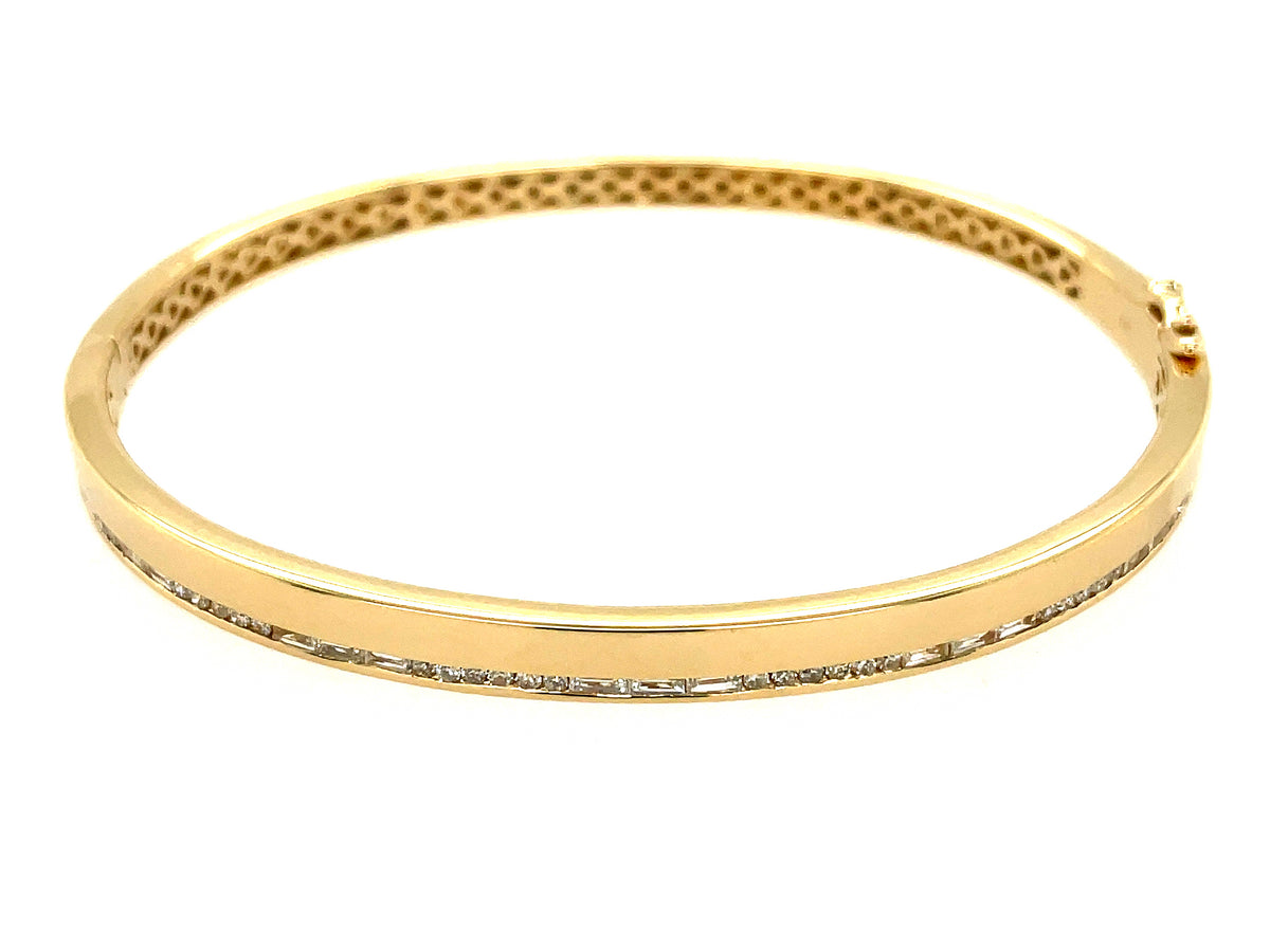 DIAMOND BAGUETTE & ROUND 1 ROW BANGLE, 14KY (N)
