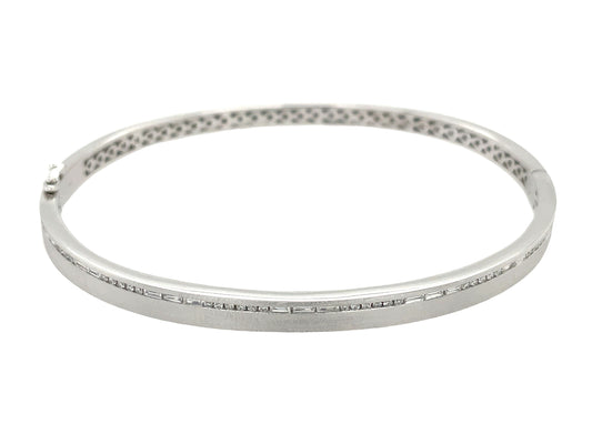DIAMOND BAGUETTE & ROUND 1 ROW BANGLE, 66X53MM, SATIN FINISH, 14KW (N)