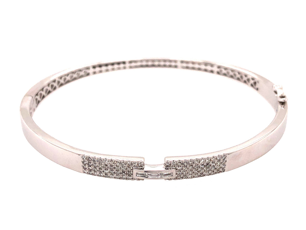 DIAMOND BAGUETTE NOTCH BANGLE