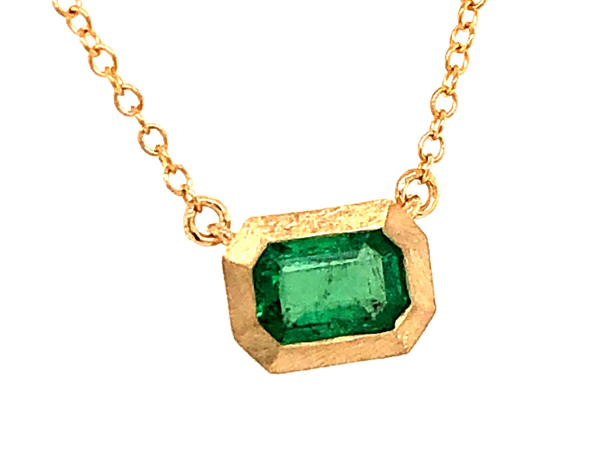 EMERALD CUT EMERALD BEZEL PENDANT NECKLACE