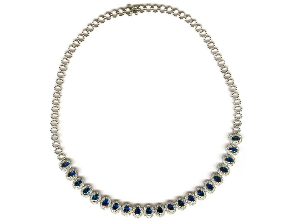 SAPPHIRE & DIAMOND NECKLACE, 18KW (H), C=13.46