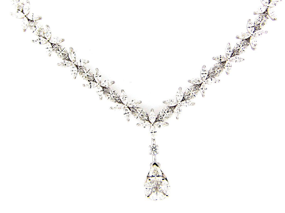 DIAMOND NECKLACE, 18KW  (N)